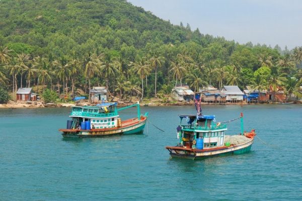 lang chai hon thom 600x401 - Top 3 làng chài ở Phú Quốc còn nguyên vẹn vẻ hoang sơ