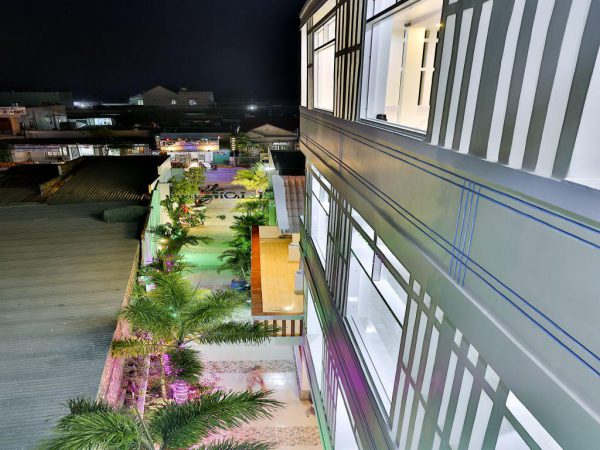 khong gian xung quanh thoang dang 600x450 - Top 10 khách sạn giá rẻ ở Phú Quốc chất lượng nhất